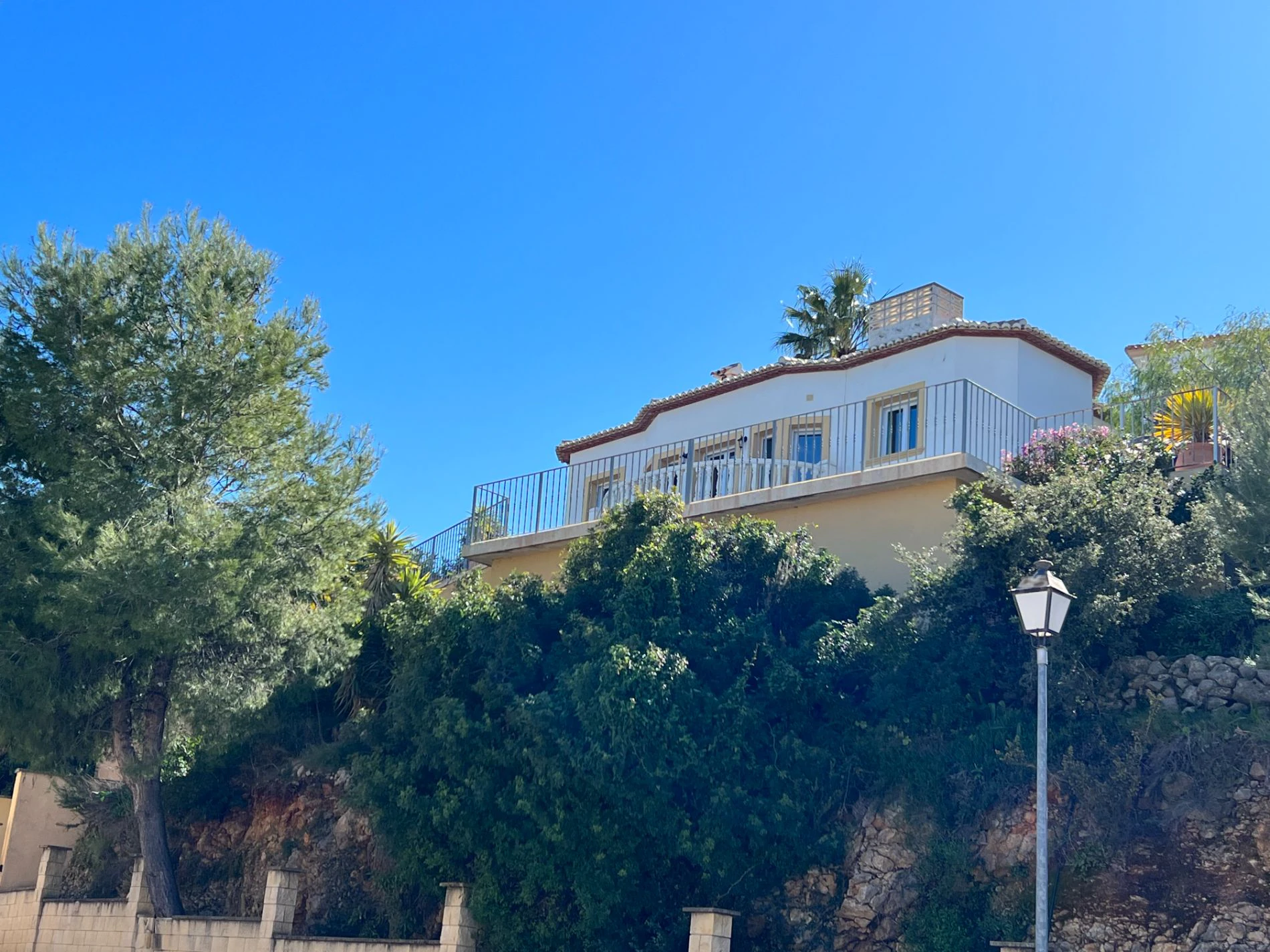 Villa for sale in Orba: Fabulous views, separate apartment