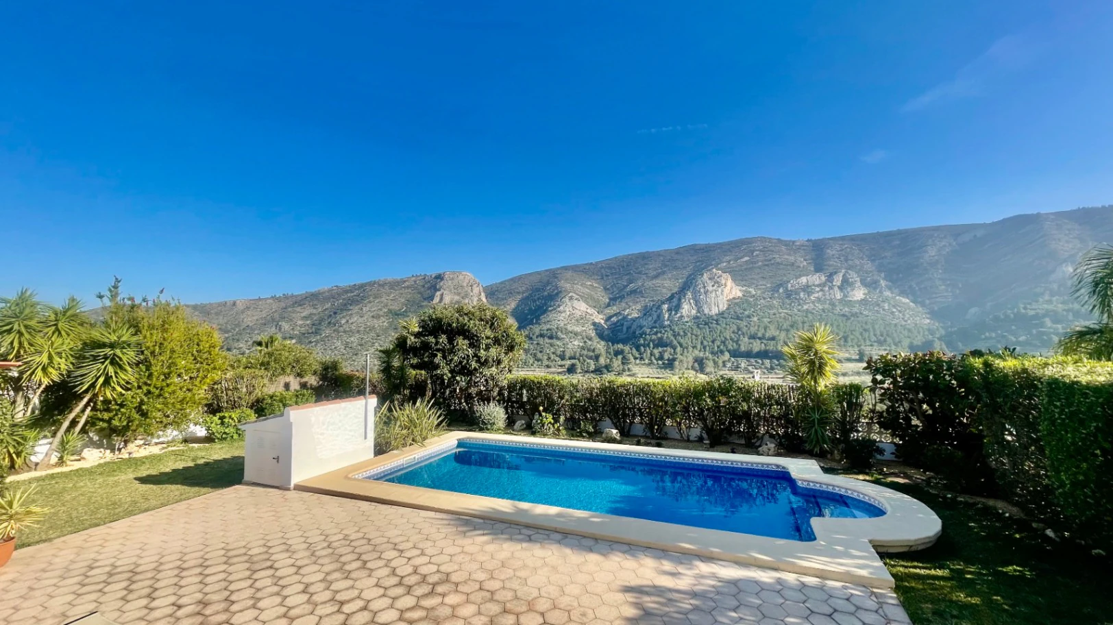 Villa en venta en Pedreguer - Impresionante, moderna, vistas espectaculares
