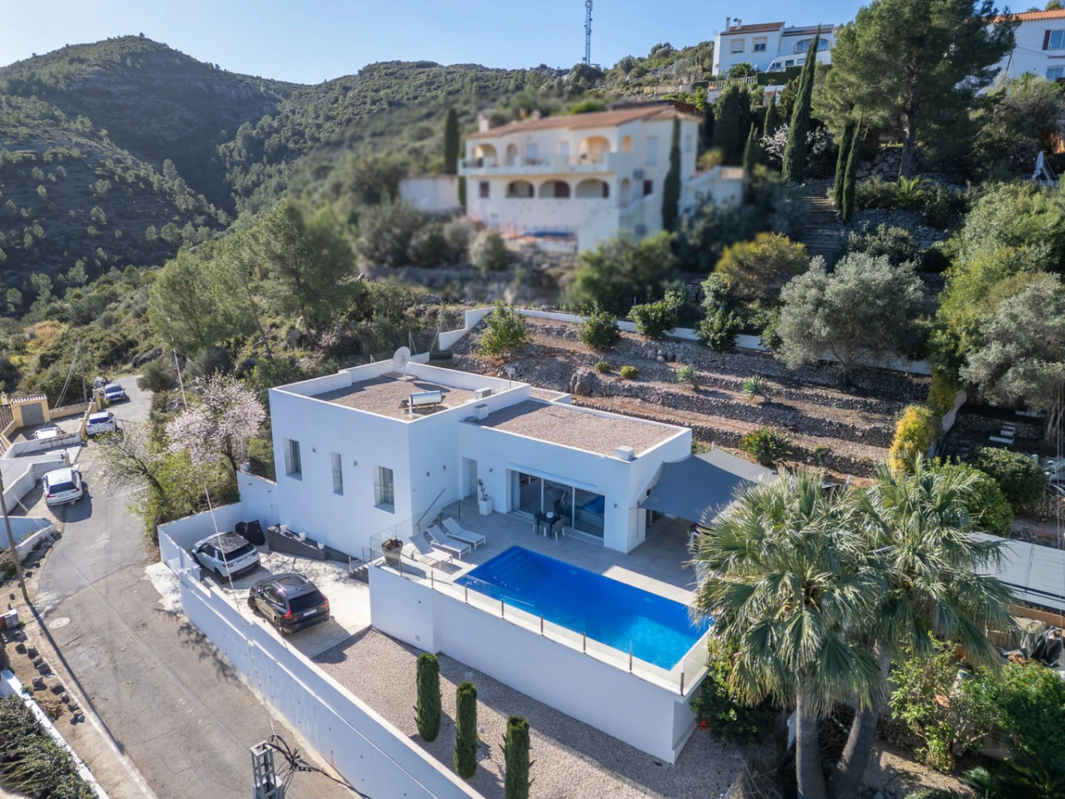Villa for sale in Orba: Minimalist luxury, with fabulous views
