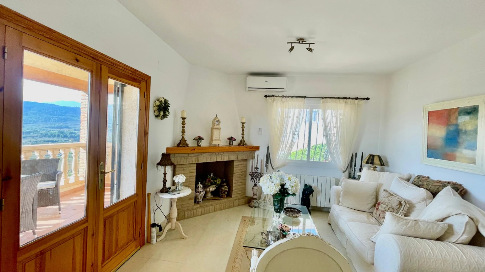 Villa en venta en Jalón: Espectaculares vistas al valle con orientación sur.