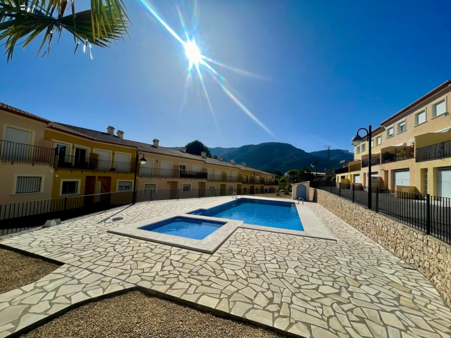 Modern townhouse for sale in Murla:  Spacious and versatile