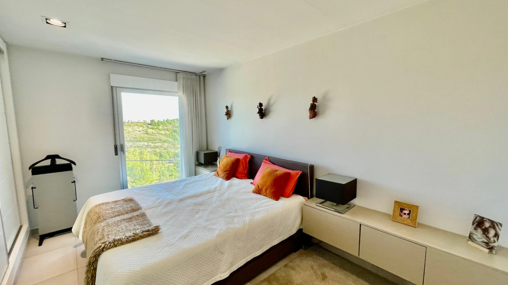 Villa for sale in Orba: Minimalist luxury, with fabulous views