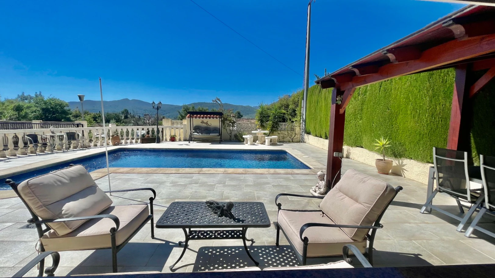 Villa en venta en Alcalalí: Ubicación privilegiada, espaciosa de una sola planta.