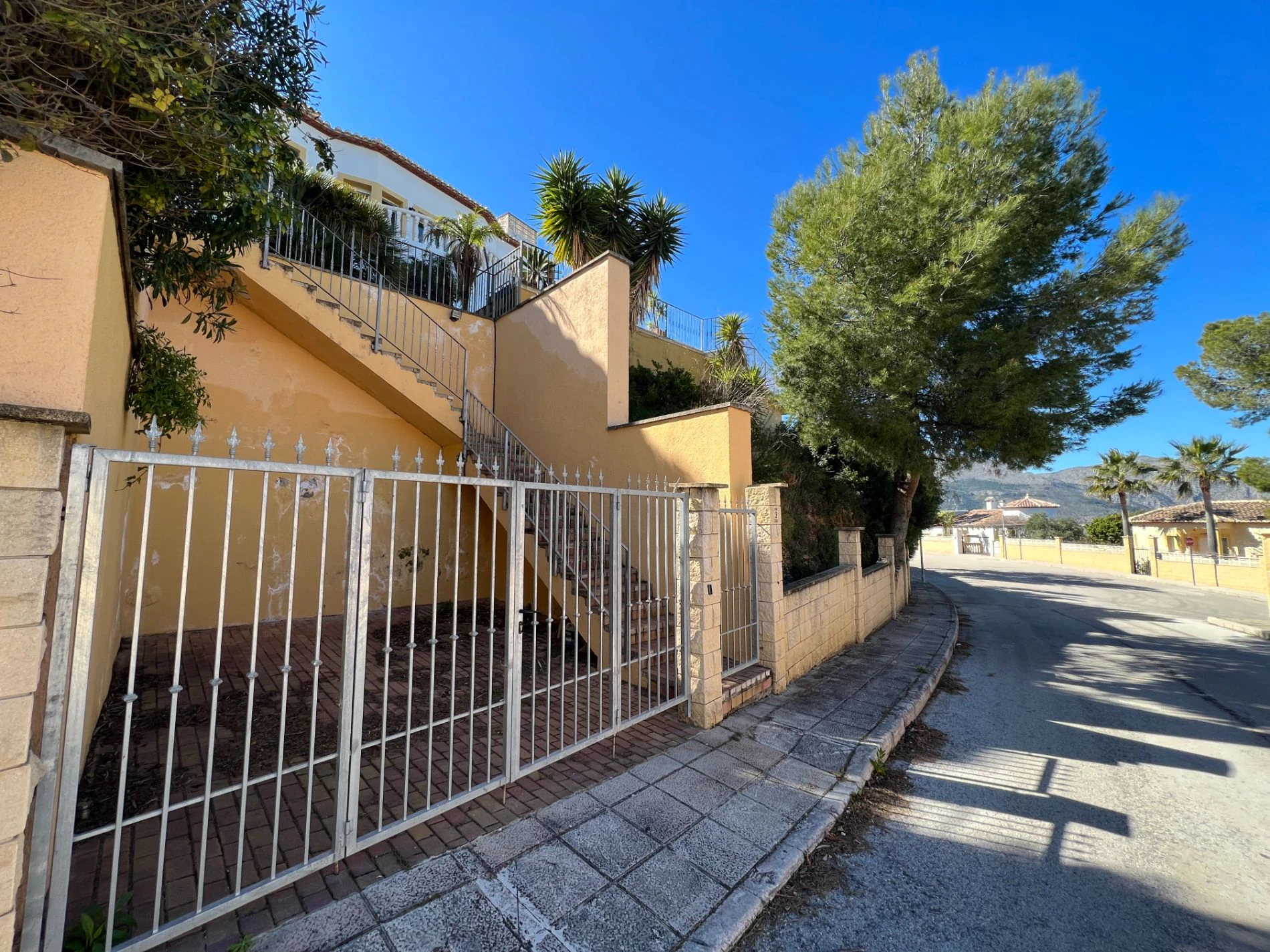Villa for sale in Orba: Fabulous views, separate apartment