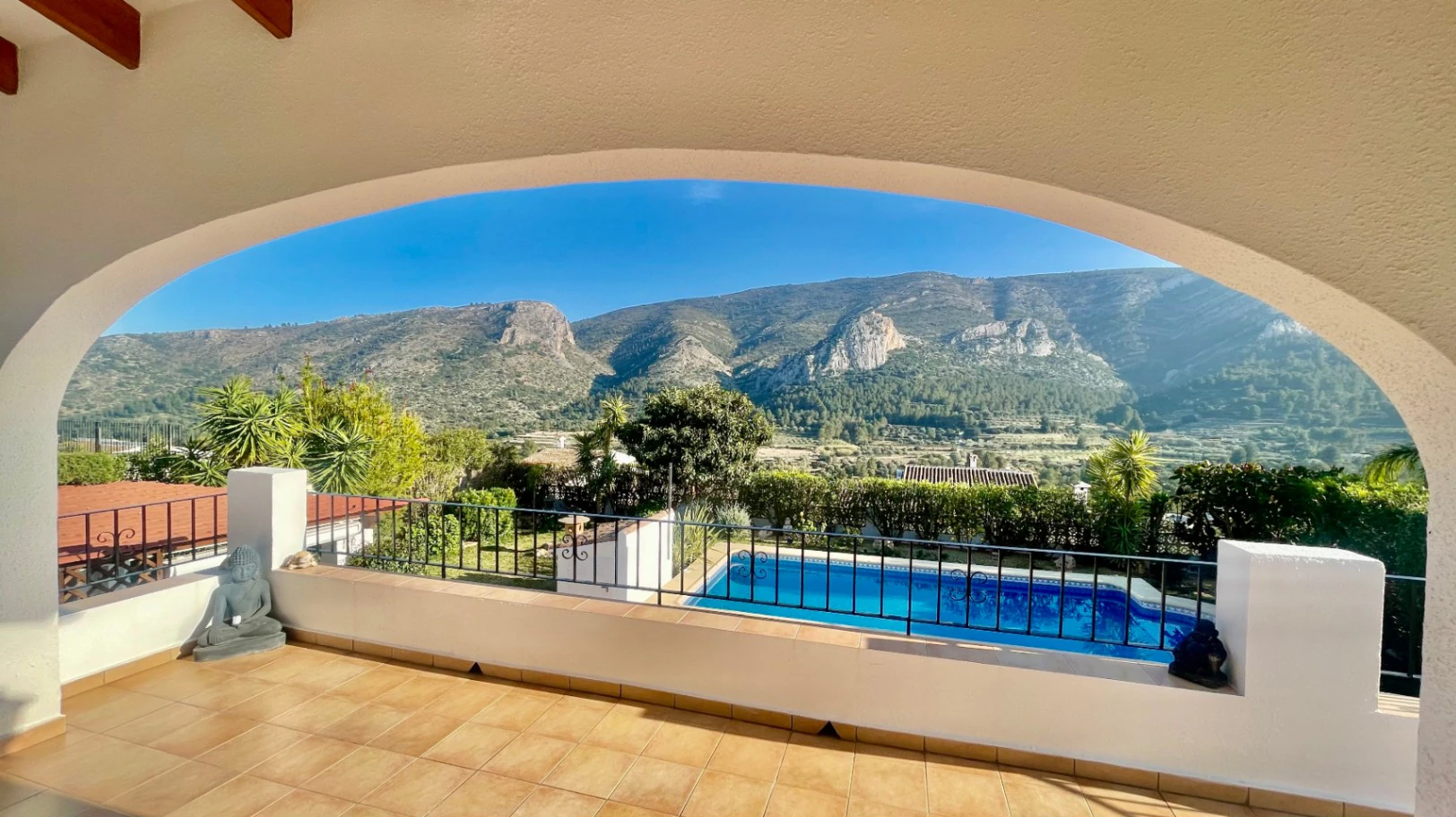 Villa en venta en Pedreguer - Impresionante, moderna, vistas espectaculares