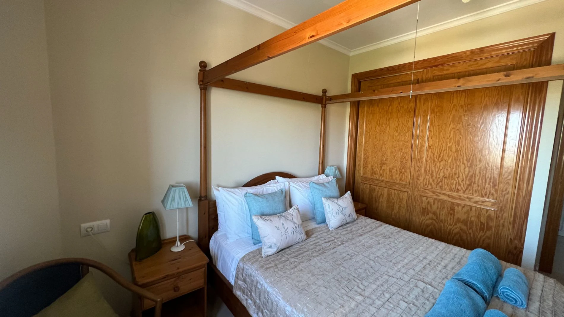 Villa for sale in Orba: Fabulous views, separate apartment