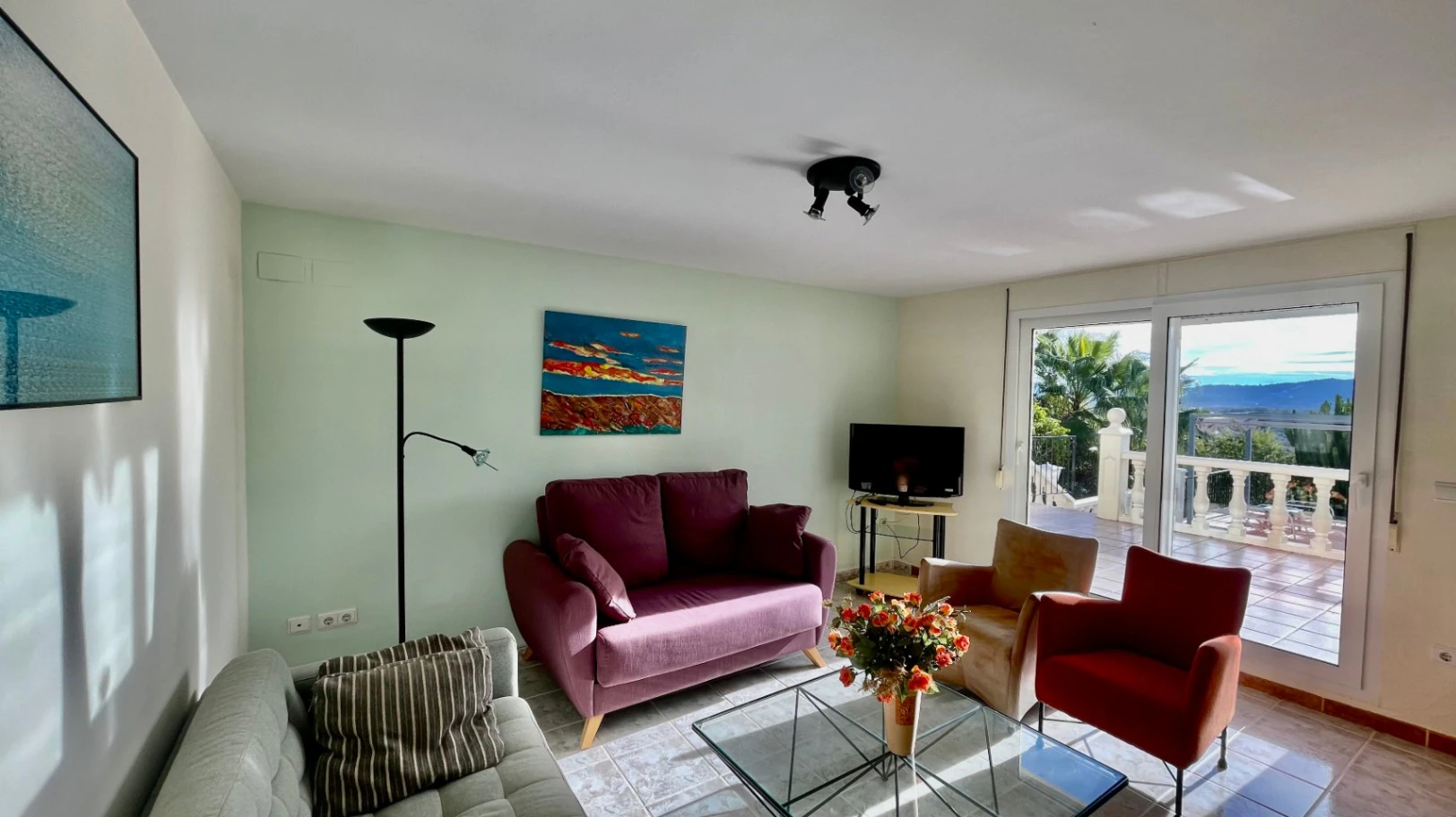 Villa en venta en Jalón: Orientada al sur, apartamento independiente para invitados.