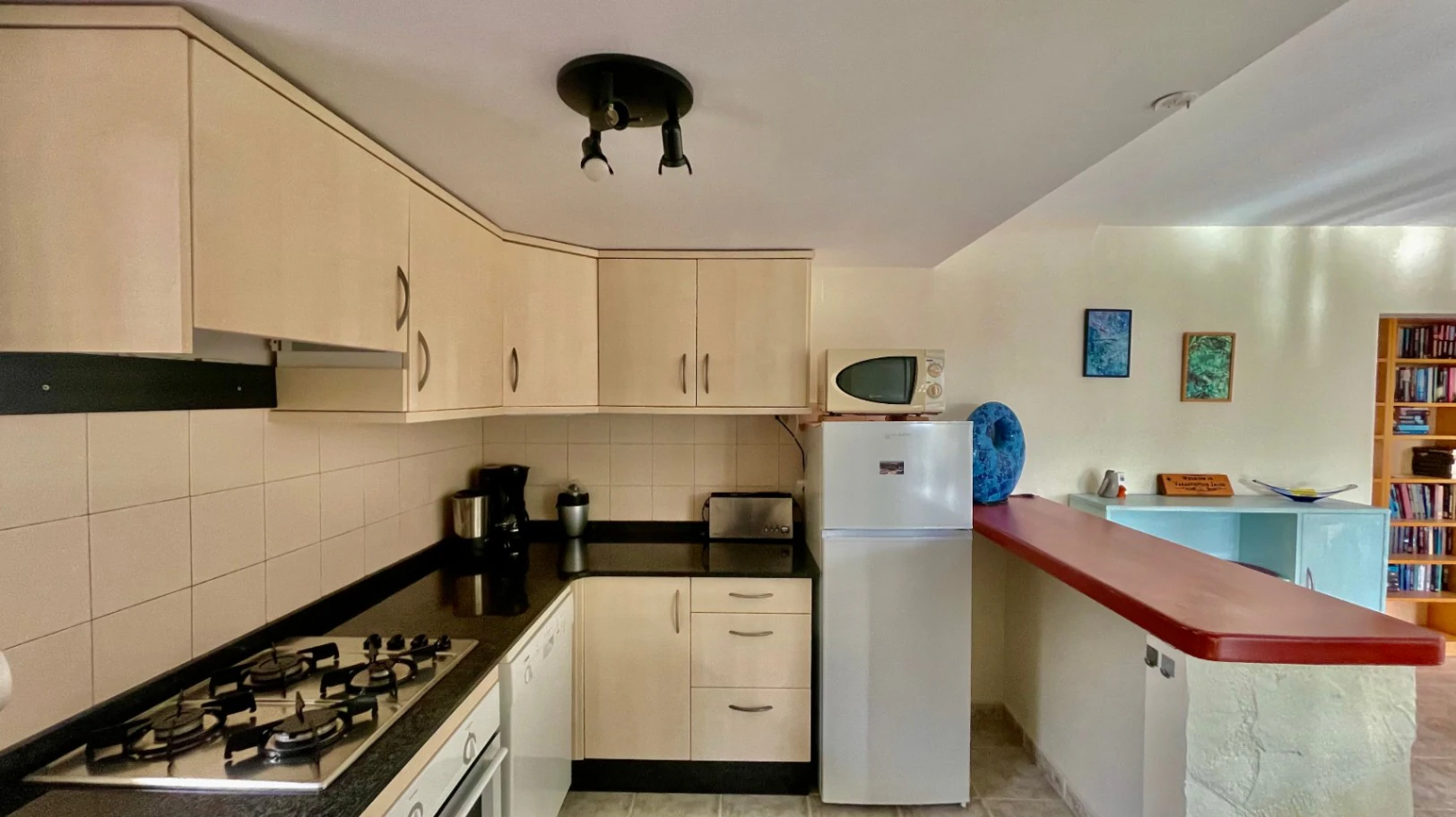 Villa en venta en Jalón: Orientada al sur, apartamento independiente para invitados.