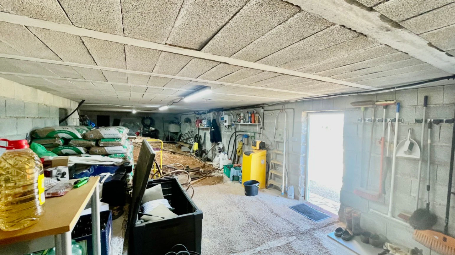 Villa zu verkaufen in Lliber:  Spektakuläre Aussicht, großes Grundstück