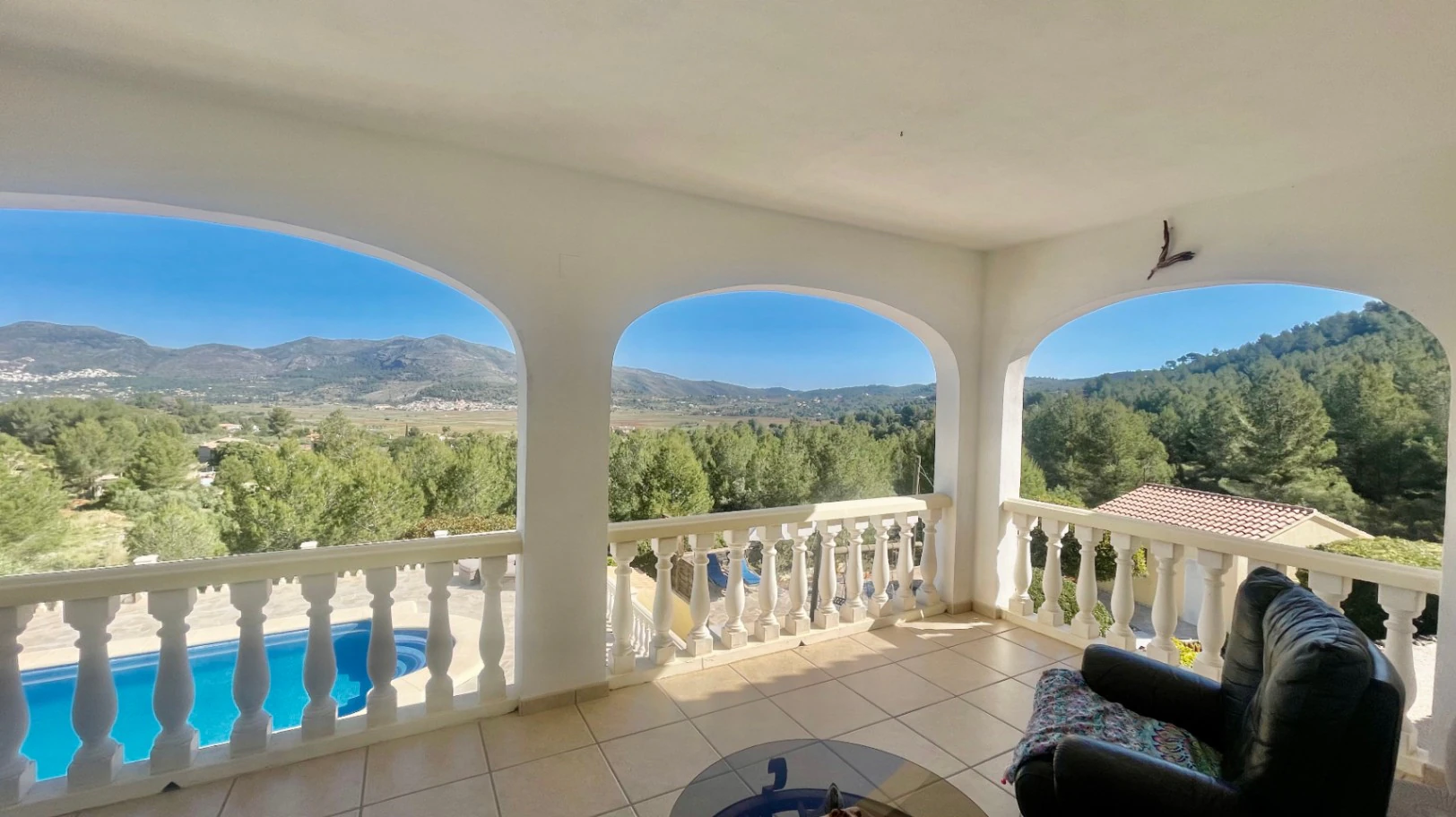 Villa zu verkaufen in Lliber:  Spektakuläre Aussicht, großes Grundstück