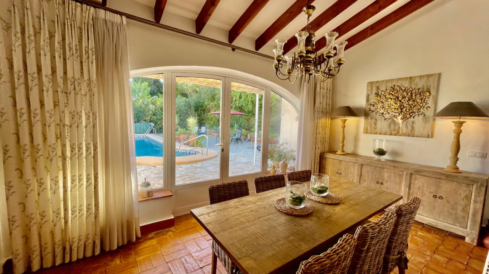 Fantastisch toevluchtsoord in finca-stijl – twee afzonderlijke woningen met twee zwembaden op een privéterrein van 2.032 m².