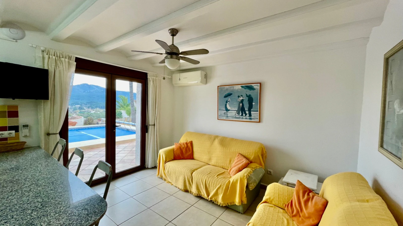 Villa en venta en Jalón: primera línea con espectaculares vistas orientadas al sur.