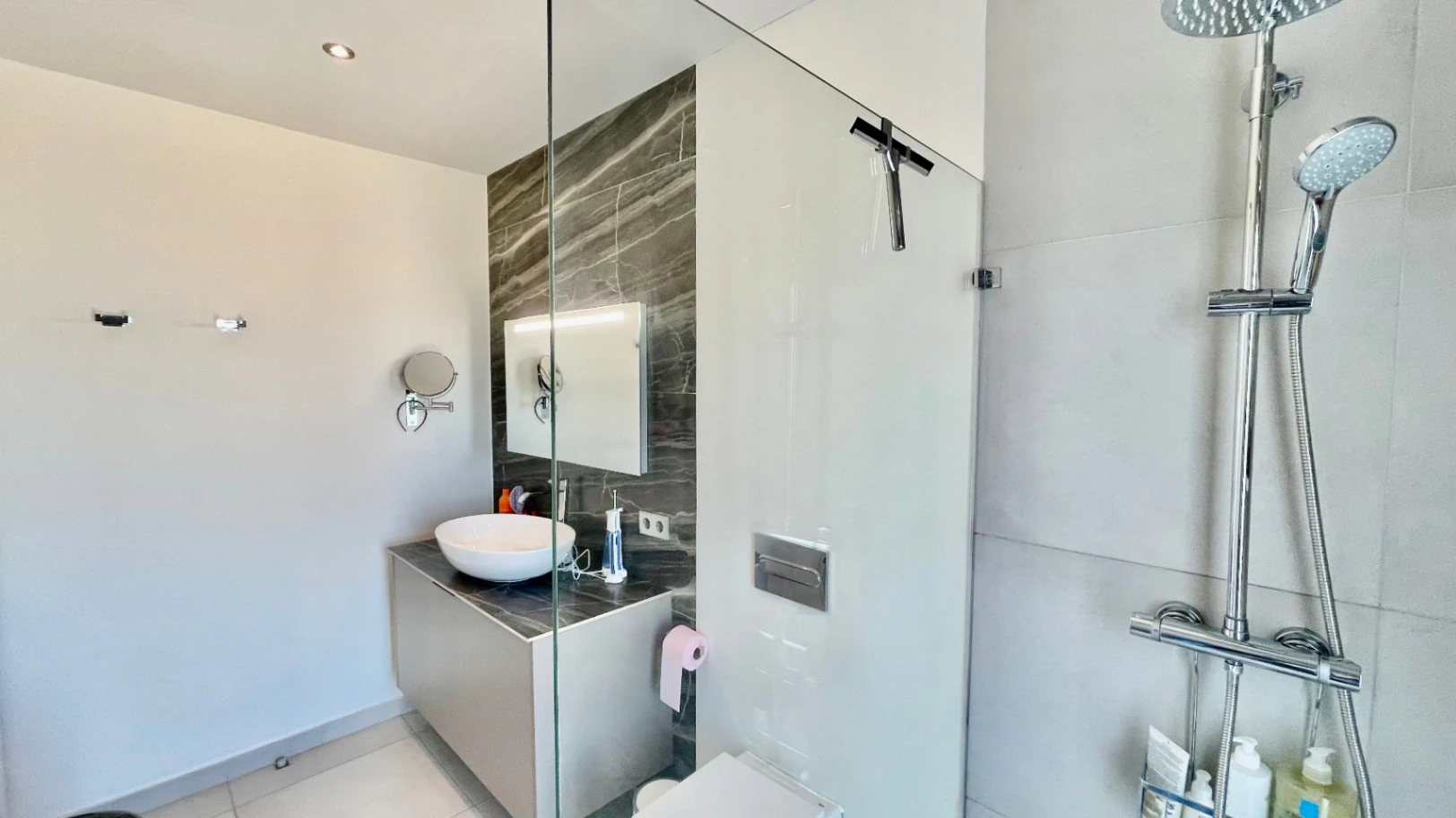 Villa for sale in Orba: Minimalist luxury, with fabulous views