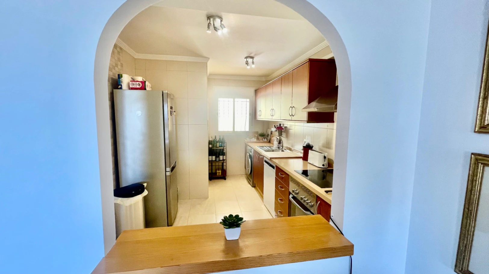 Casa adosada moderna en venta en Jalón: lujosa y elegante.