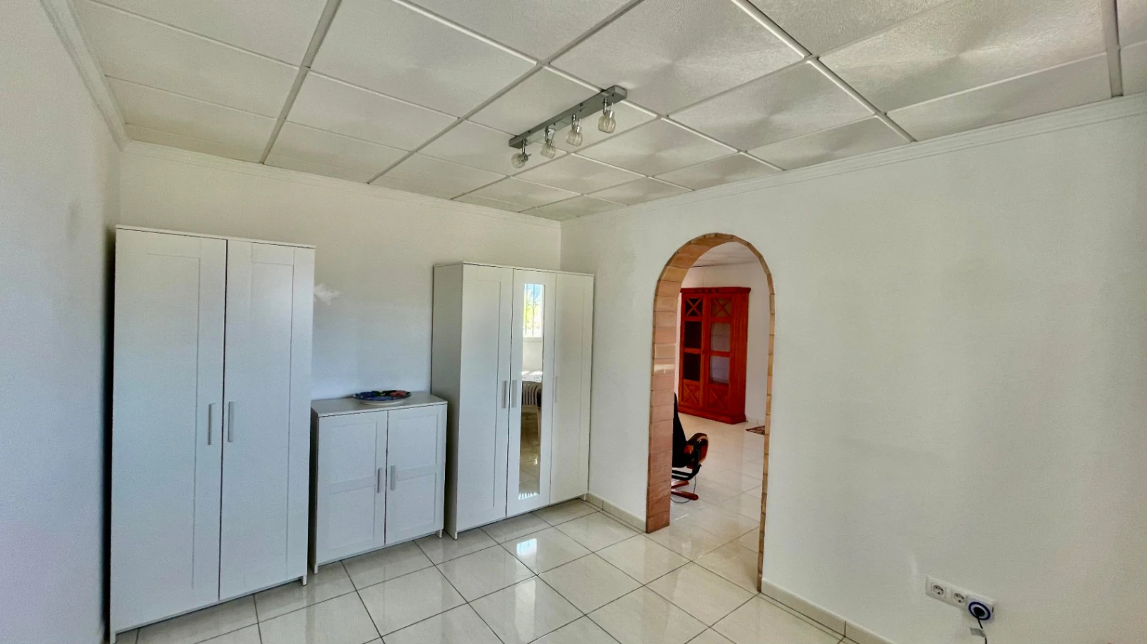 Villa en venta en Jalón: moderna, con fácil acceso y unas vistas impresionantes