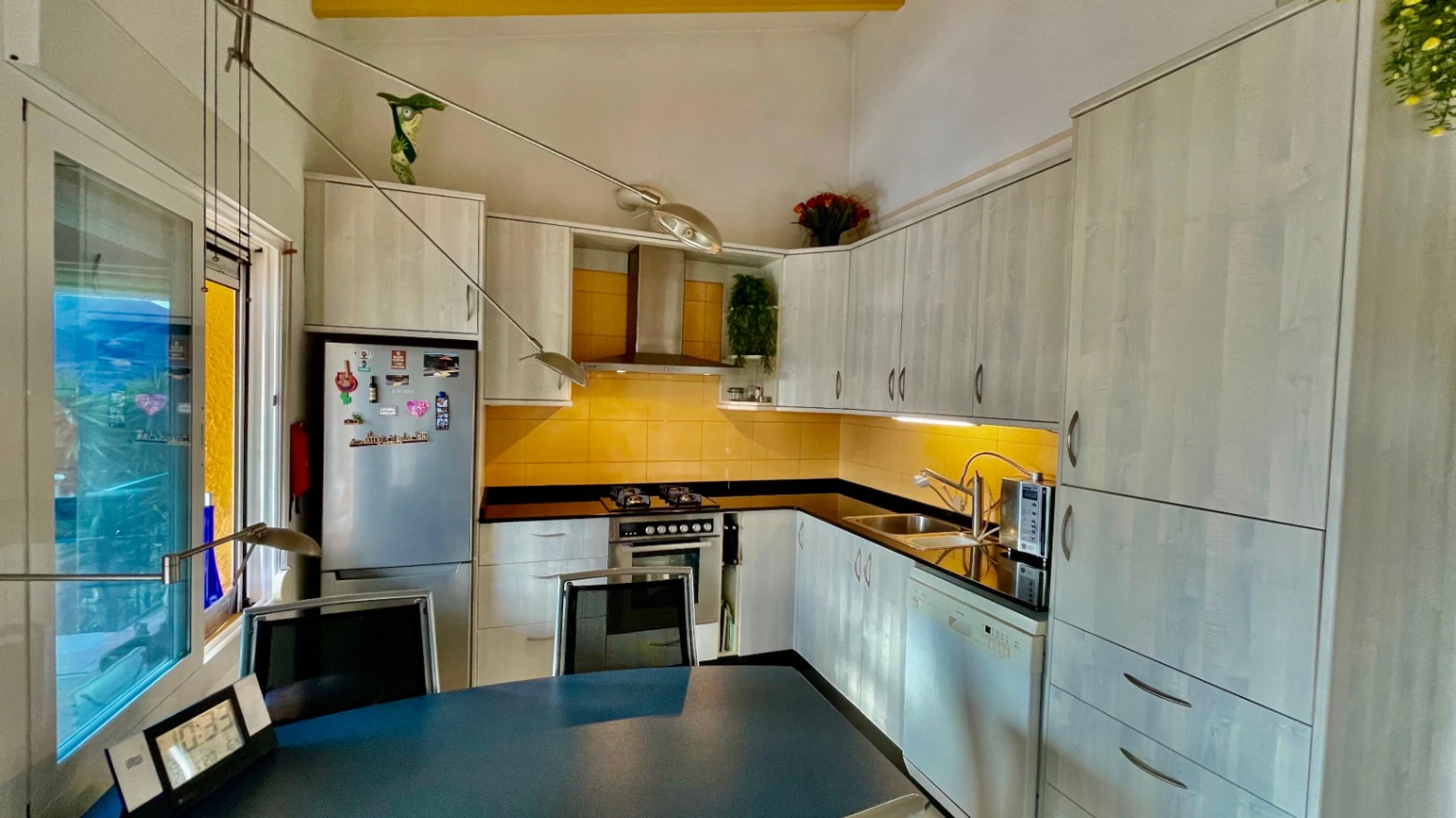 Villa en venta en Jalón: Orientada al sur, apartamento independiente para invitados.