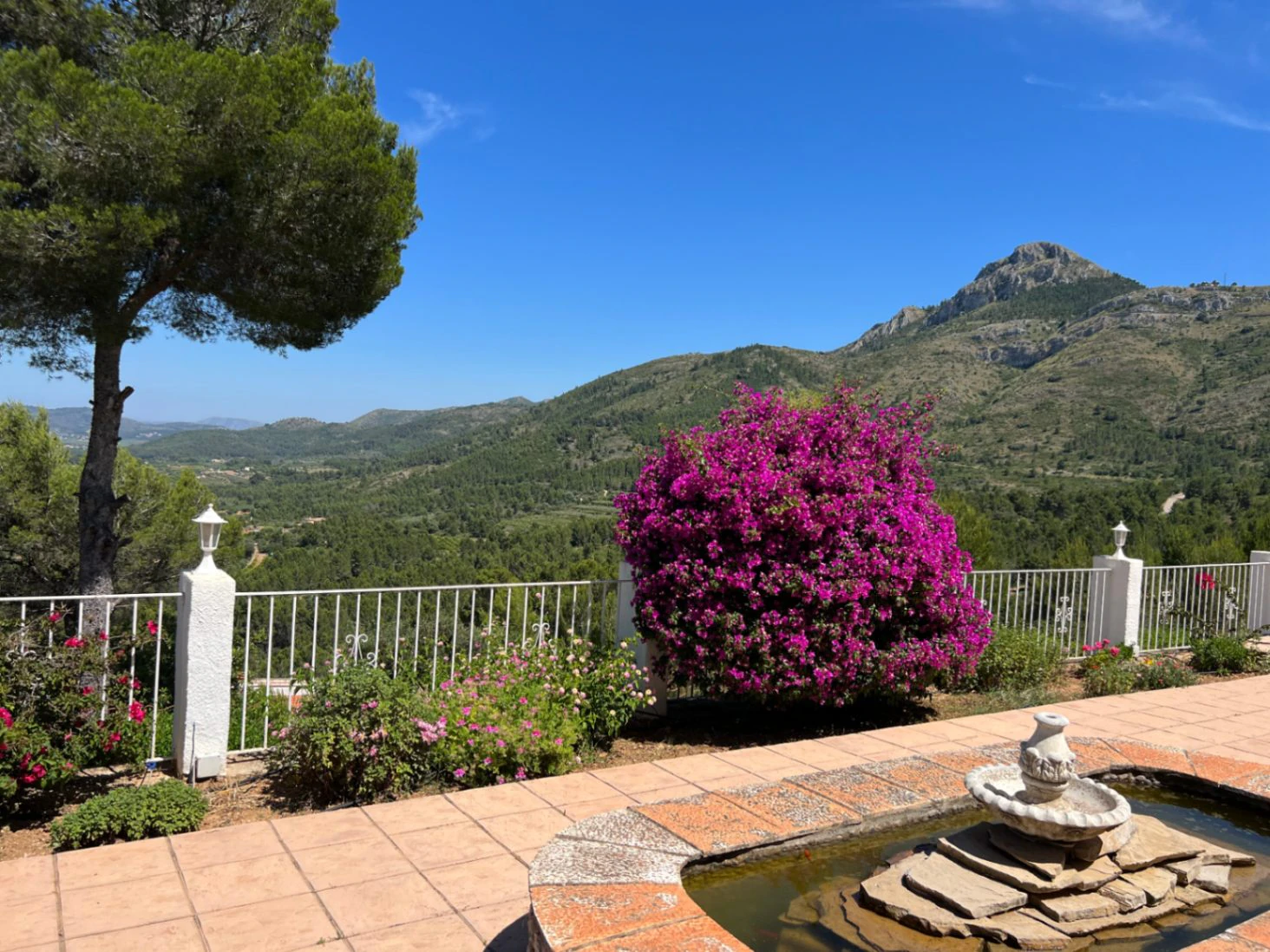 Villa à vendre à Parcent : vue imprenable, emplacement paisible