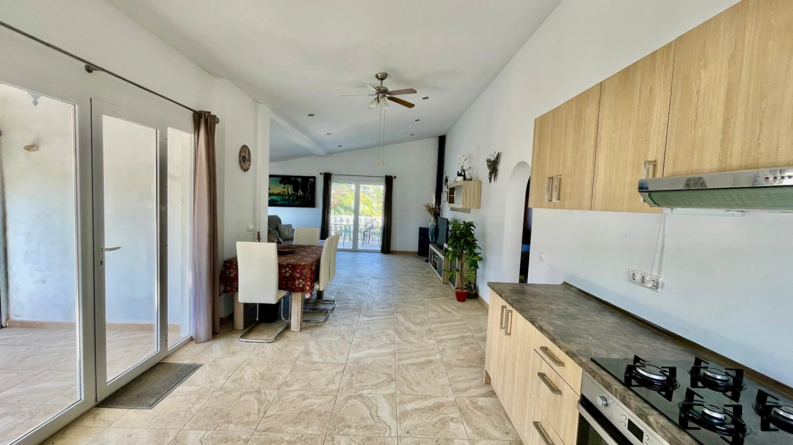 Villa for sale in Orba: Panoramic views, separate guest apartment