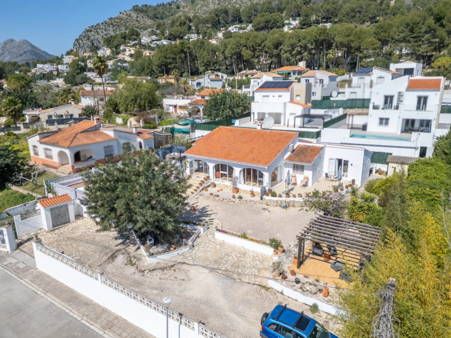 Villa for sale in Alcalali: One level, south-facing, generous plot