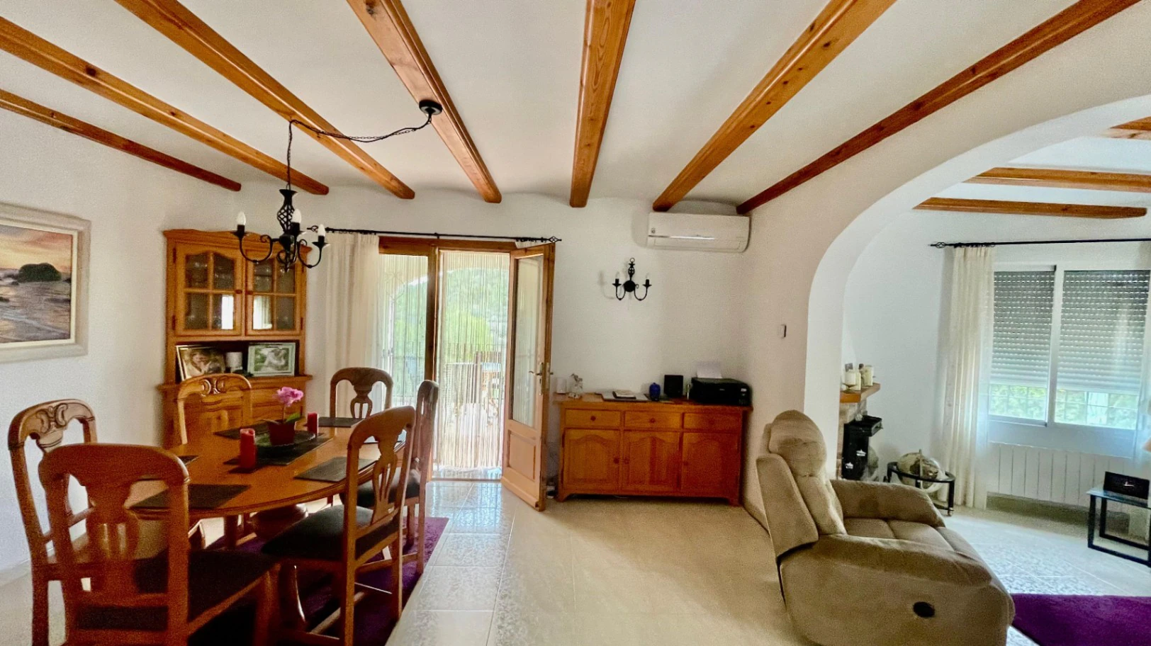 Villa en venta en Alcalali: fabulosas vistas, apartamento independiente.