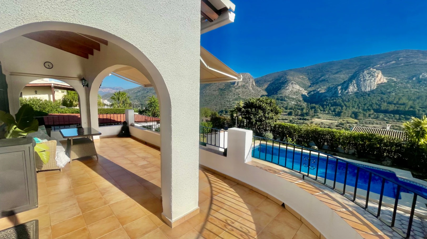 Villa en venta en Pedreguer - Impresionante, moderna, vistas espectaculares