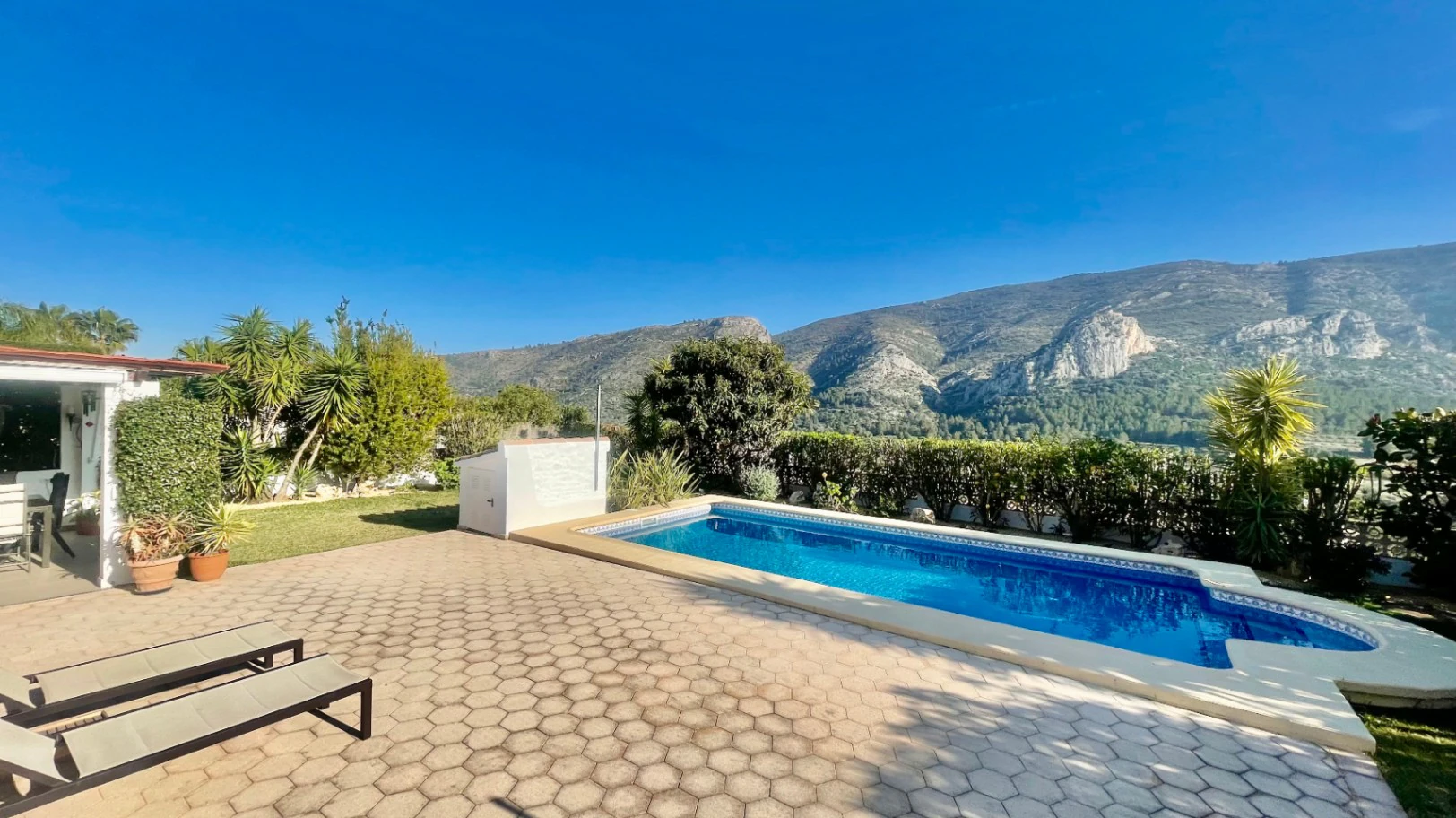 Villa en venta en Pedreguer - Impresionante, moderna, vistas espectaculares