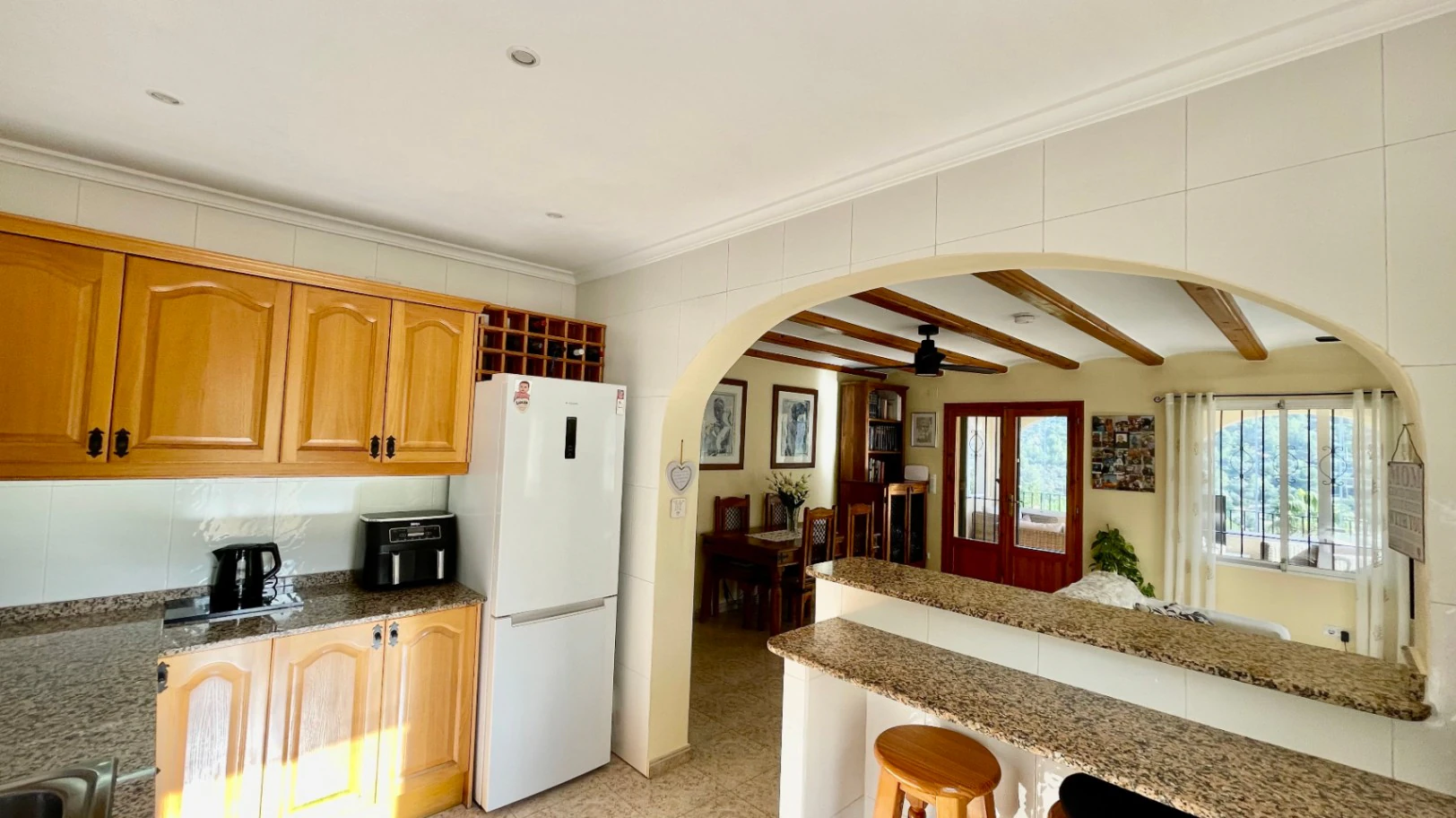 Villa en venta en Alcalali: fabulosas vistas a la montaña, excelente privacidad.