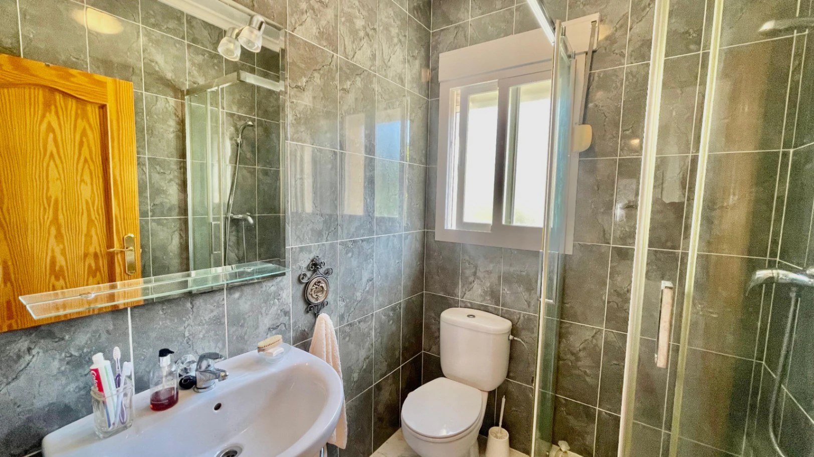 Villa en venta en Jalón: Espectaculares vistas al valle con orientación sur.