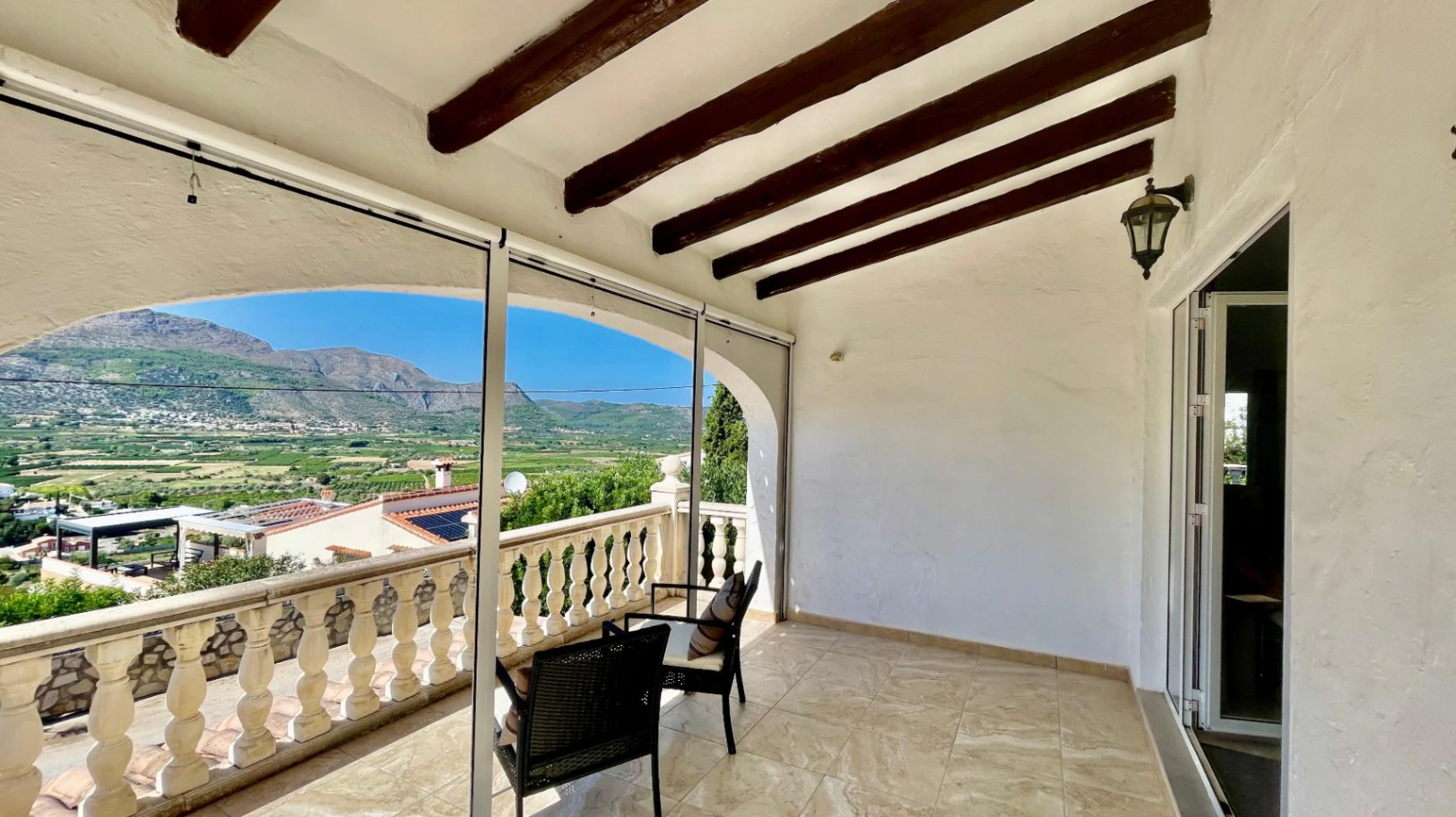 Villa for sale in Orba: Panoramic views, separate guest apartment