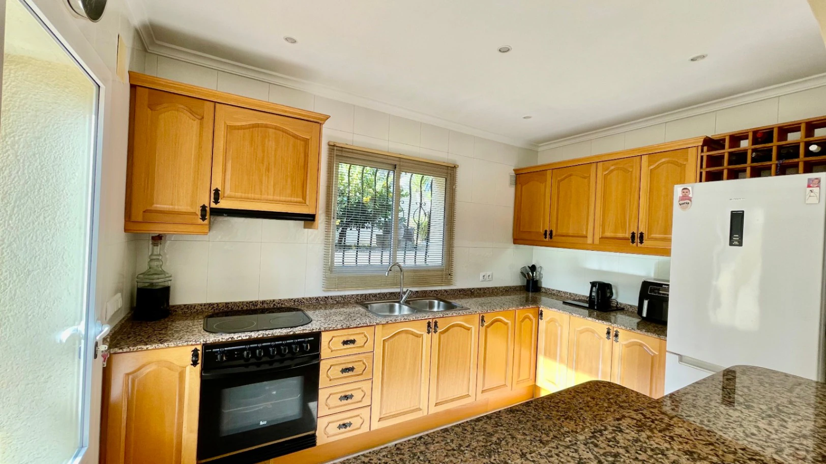 Villa en venta en Alcalali: fabulosas vistas a la montaña, excelente privacidad.