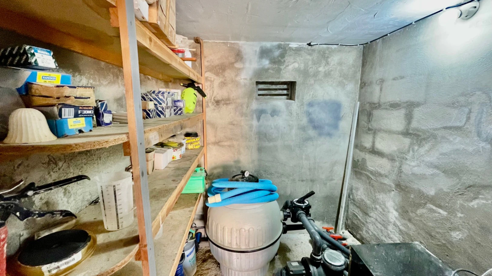 Villa en venta en Alcalali: fabulosas vistas a la montaña, excelente privacidad.