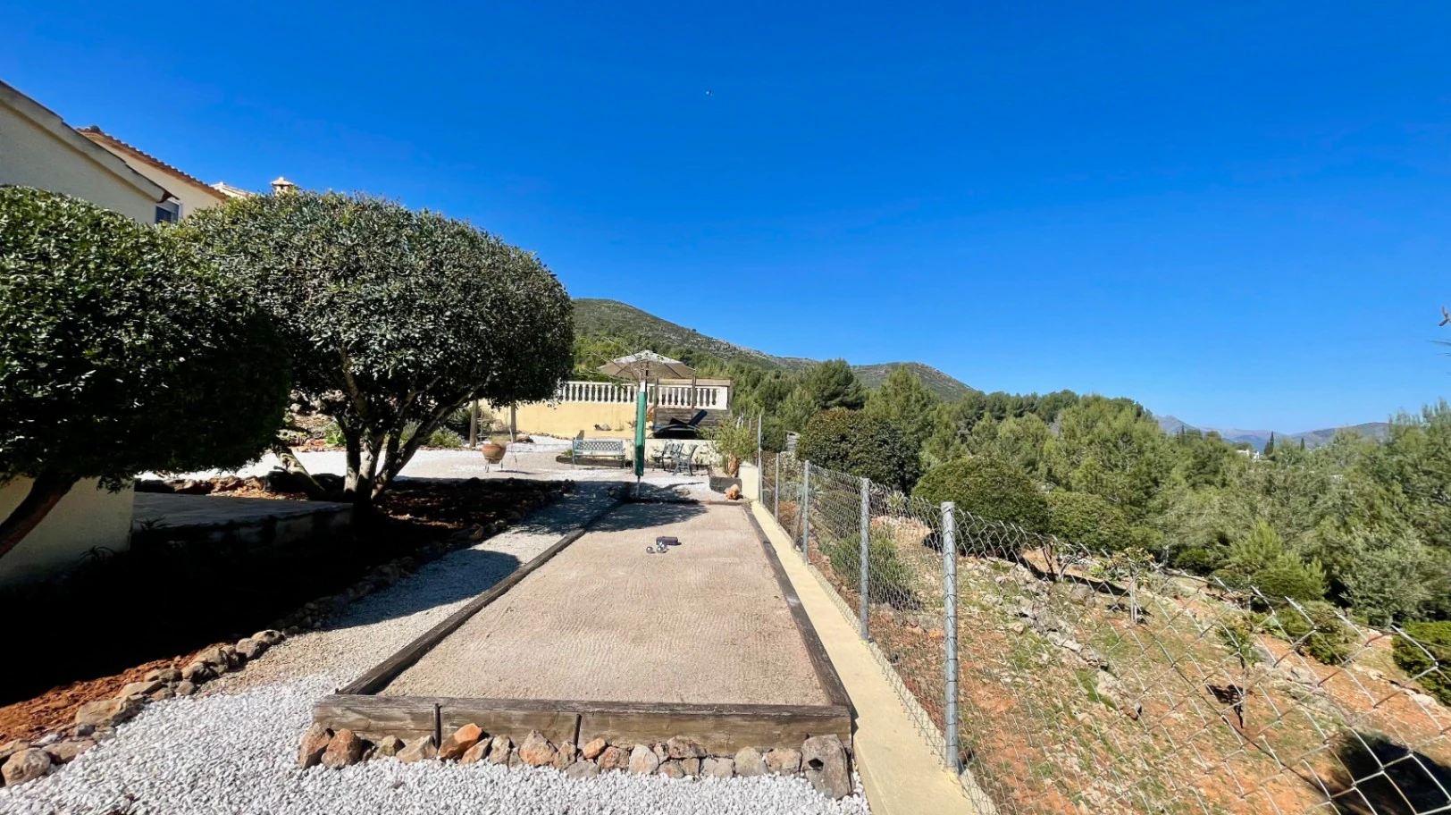 Villa zu verkaufen in Lliber:  Spektakuläre Aussicht, großes Grundstück