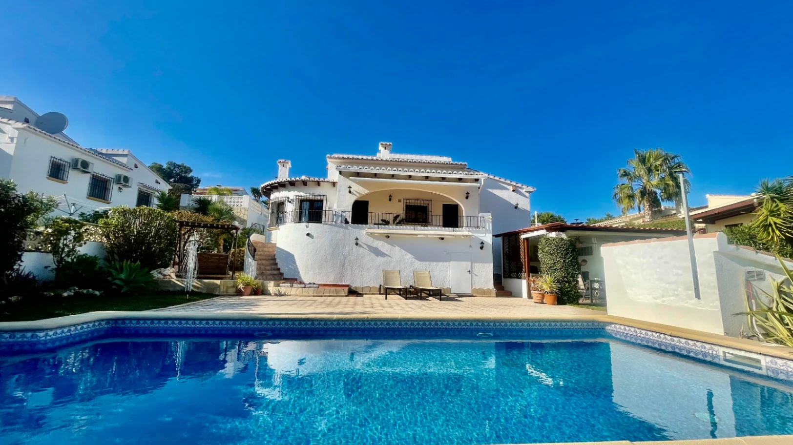 Villa en venta en Pedreguer - Impresionante, moderna, vistas espectaculares
