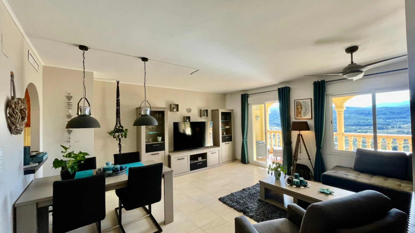 Casa adosada moderna en venta en Jalón: lujosa, con vistas impresionantes.