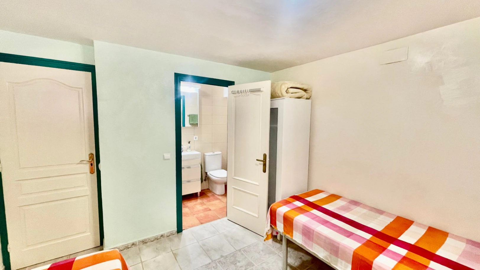 Villa en venta en Jalón: Orientada al sur, apartamento independiente para invitados.