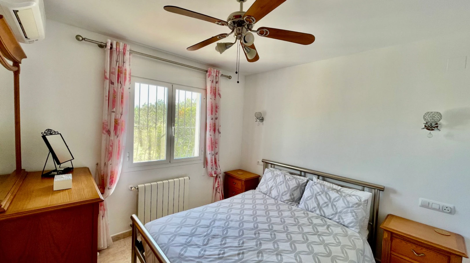 Villa te koop in Benigembla: gelijkvloers wonen, op het zuiden gelegen