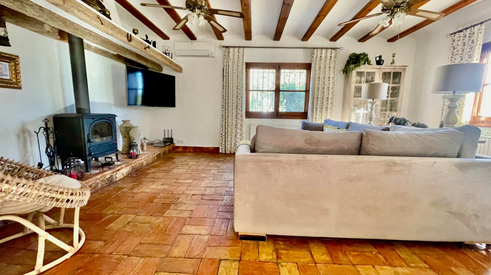 Fantastisch toevluchtsoord in finca-stijl – twee afzonderlijke woningen met twee zwembaden op een privéterrein van 2.032 m².