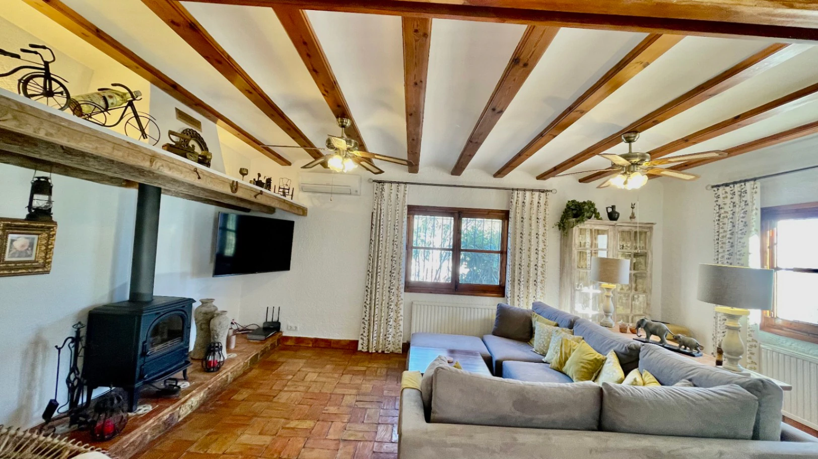 Fantastisch toevluchtsoord in finca-stijl – twee afzonderlijke woningen met twee zwembaden op een privéterrein van 2.032 m².