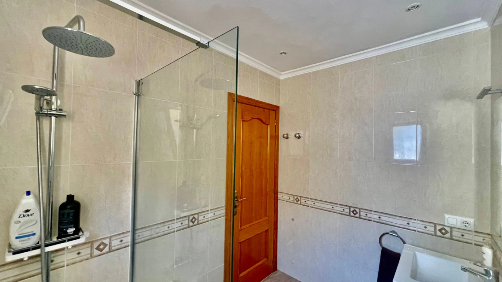 Villa en venta en Alcalali: fabulosas vistas a la montaña, excelente privacidad.