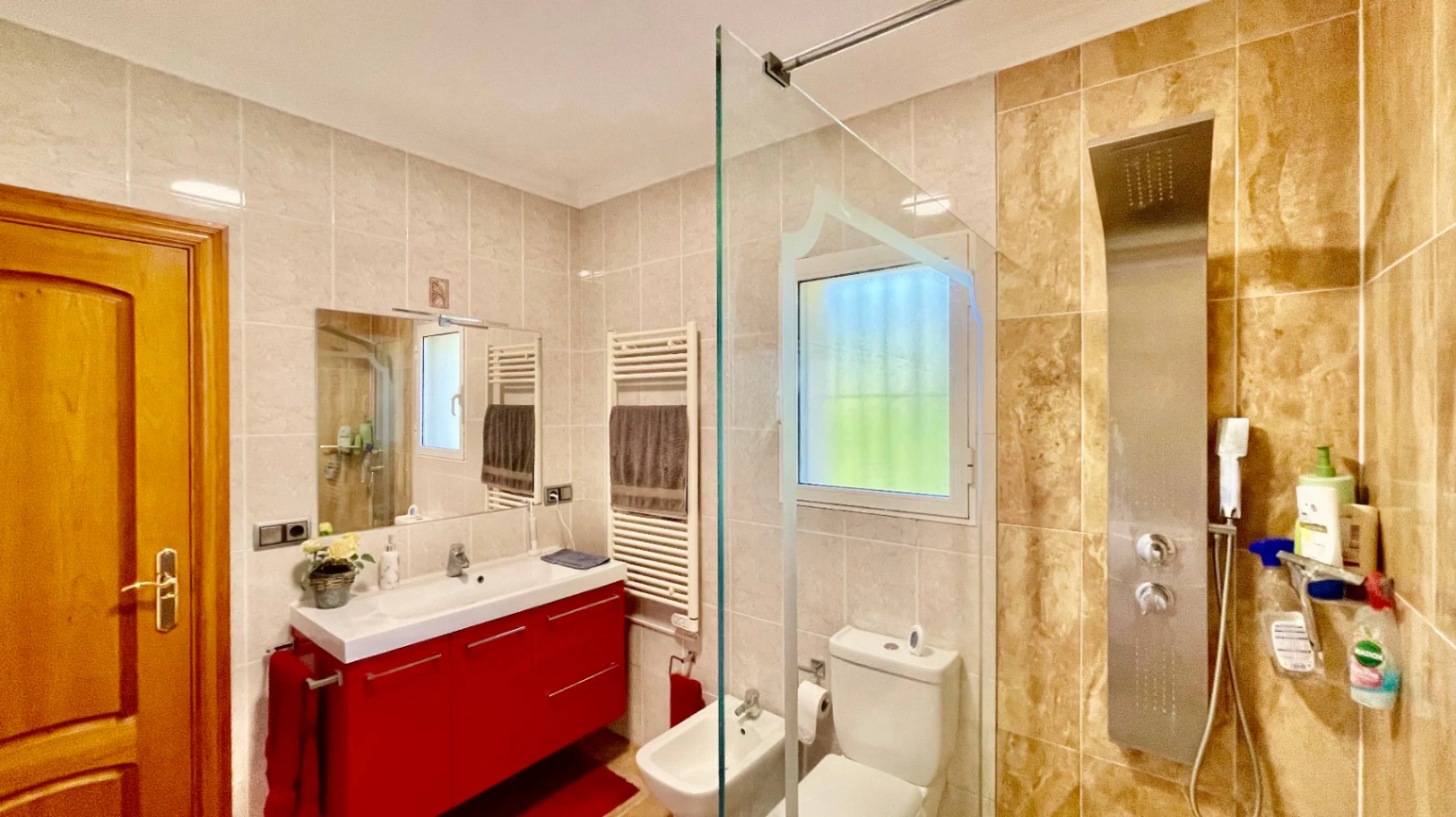Villa en venta en Alcalalí: Ubicación privilegiada, espaciosa de una sola planta.