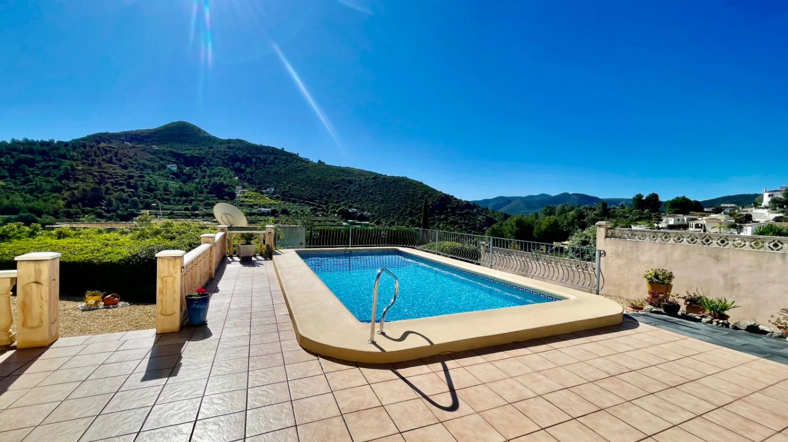 Villa for sale in Alcalali: Modern, with stunning views