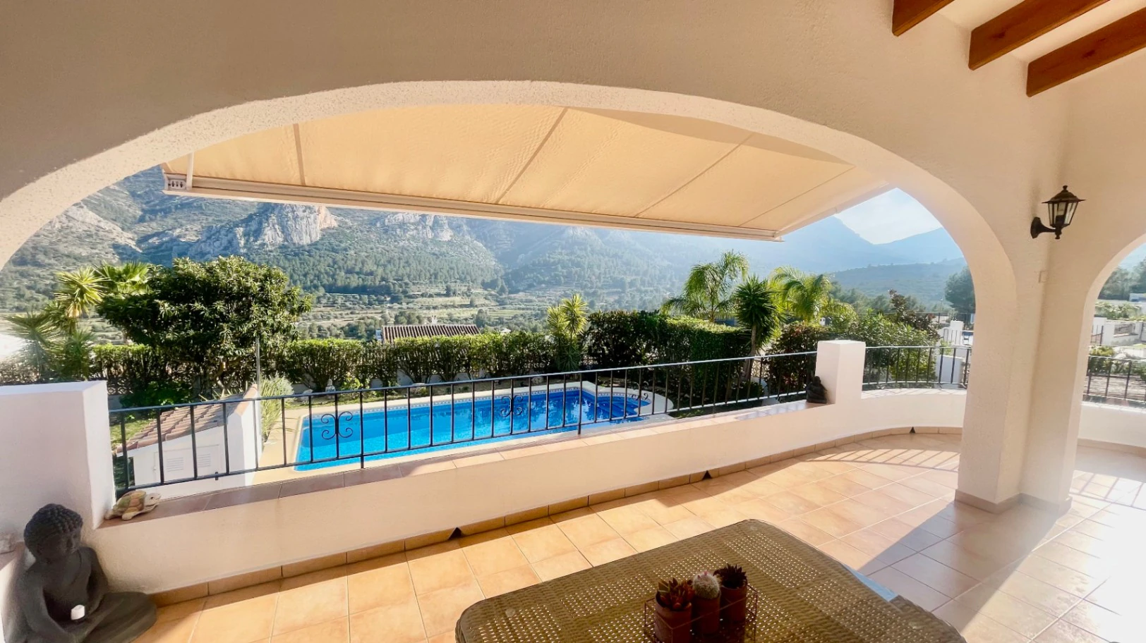 Villa en venta en Pedreguer - Impresionante, moderna, vistas espectaculares