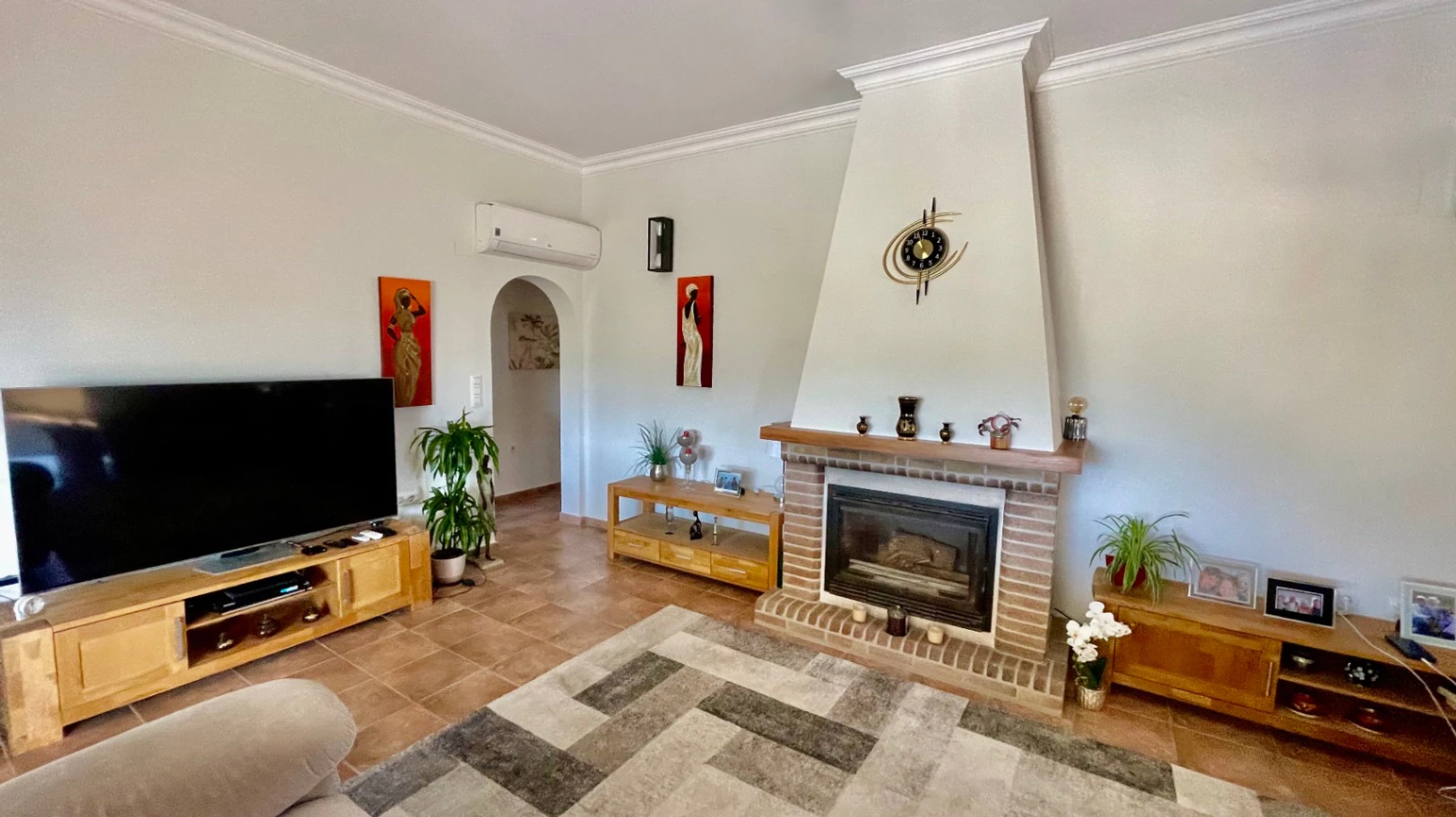 Villa en venta en Alcalalí: Ubicación privilegiada, espaciosa de una sola planta.