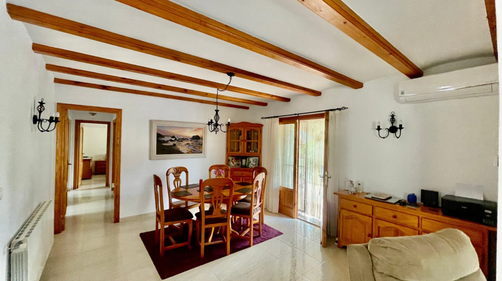 Villa en venta en Alcalali: fabulosas vistas, apartamento independiente.