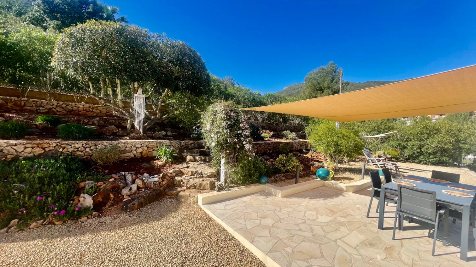 Villa zu verkaufen in Lliber:  Spektakuläre Aussicht, großes Grundstück
