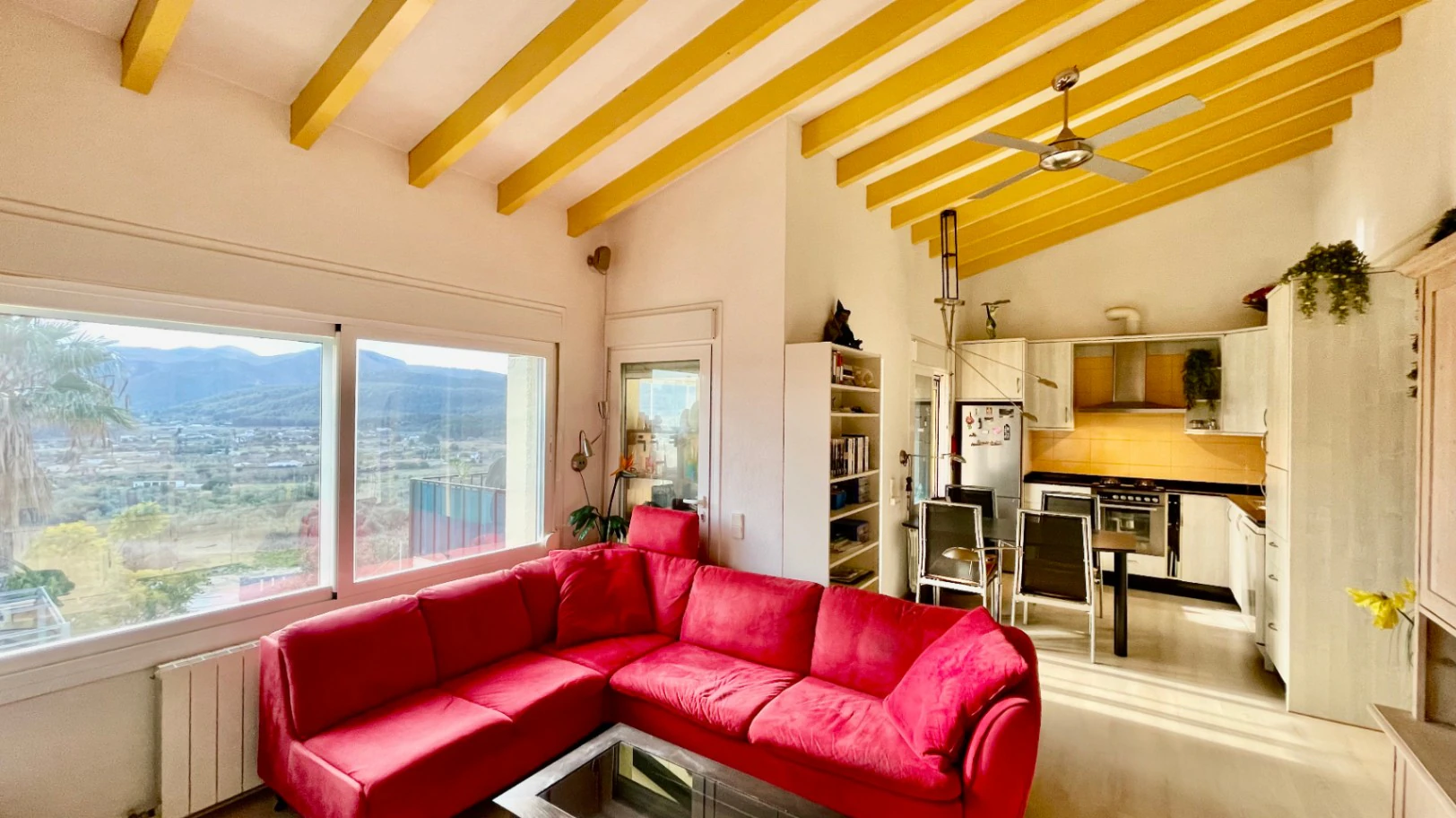 Villa en venta en Jalón: Orientada al sur, apartamento independiente para invitados.