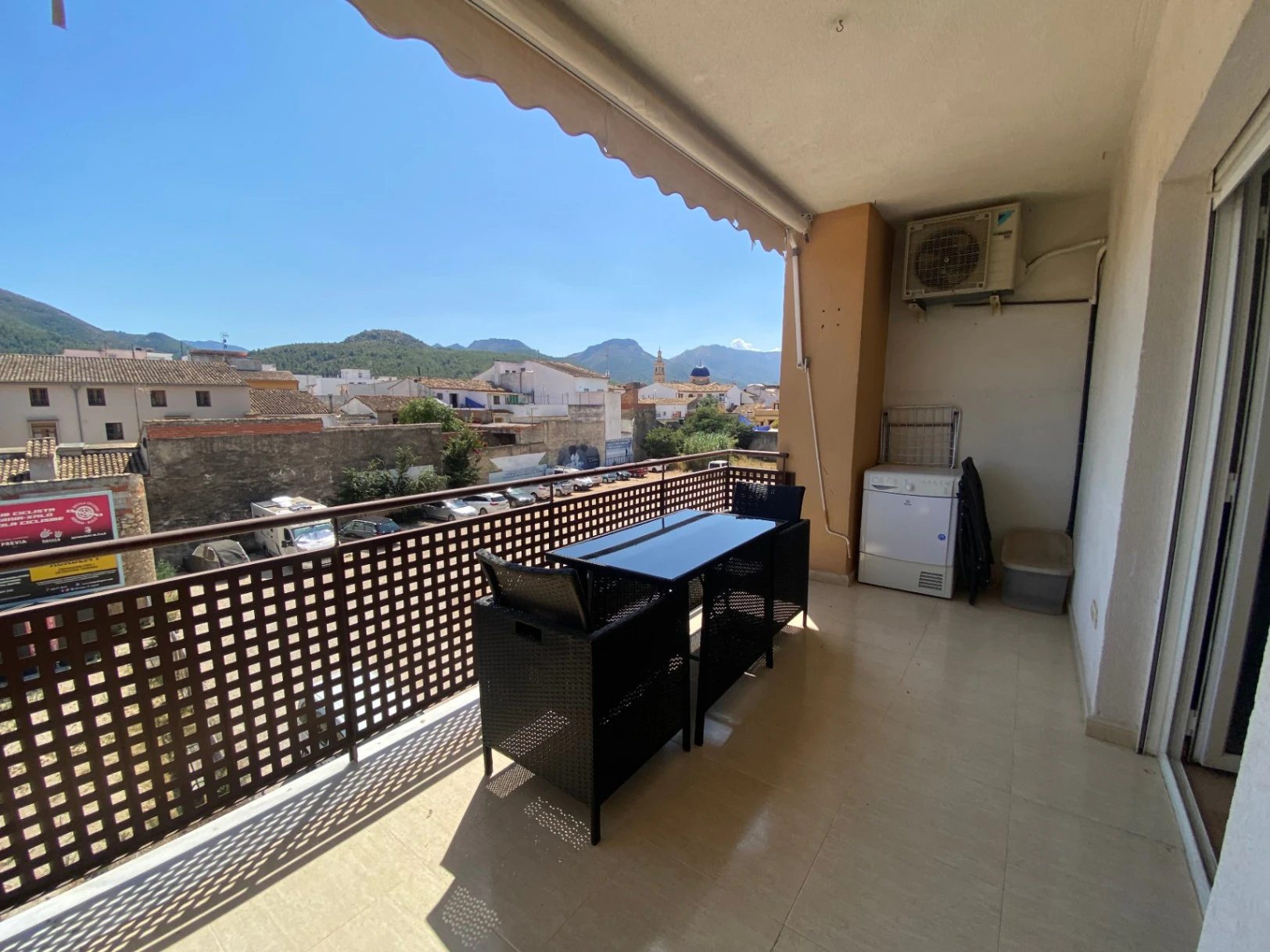 Ático en venta en Jalón: Ubicación tranquila