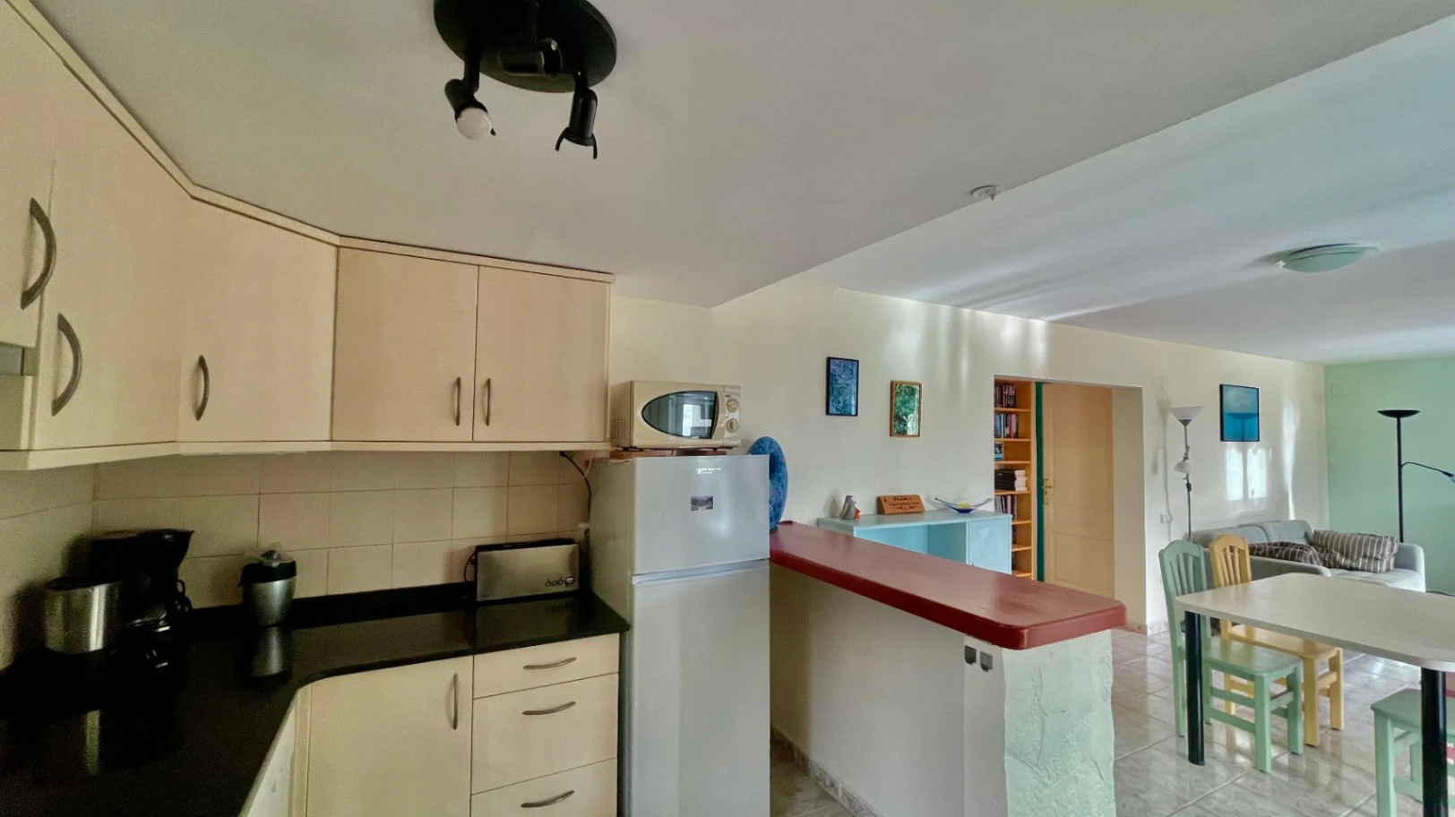 Villa en venta en Jalón: Orientada al sur, apartamento independiente para invitados.