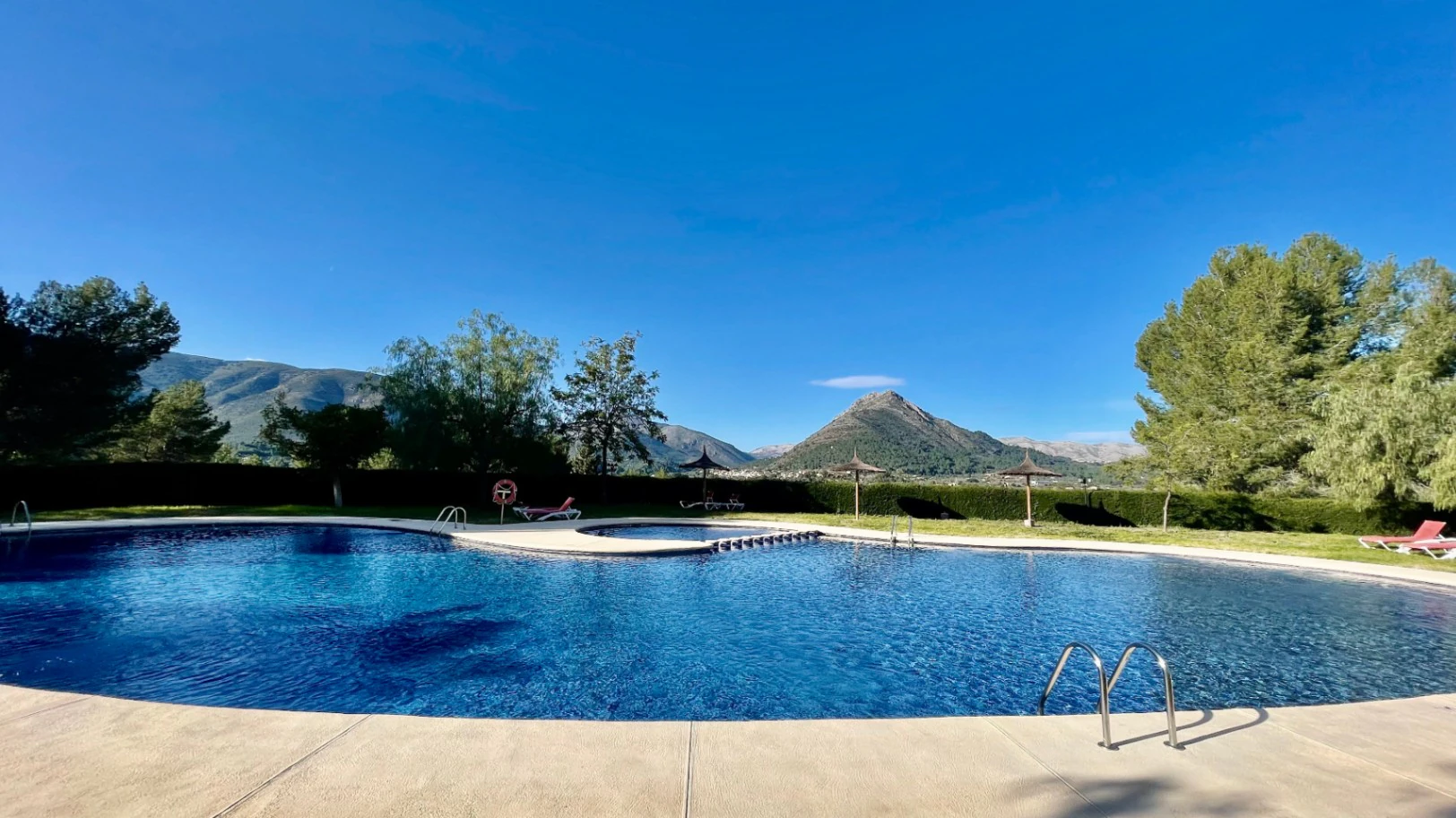 Villa adosada en venta en Murla - impecable, orientación sur