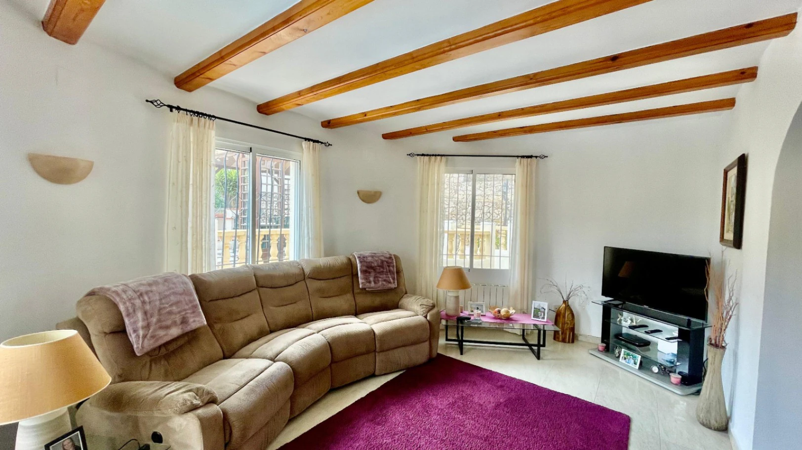 Villa en venta en Alcalali: fabulosas vistas, apartamento independiente.